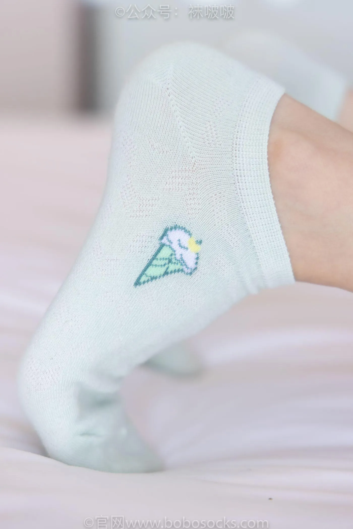 [BoBoSocks袜啵啵]NO.081 稚予- AJ、浅黄色短棉袜、浅蓝色短棉袜、裸足（花絮版） [145P]插图1
